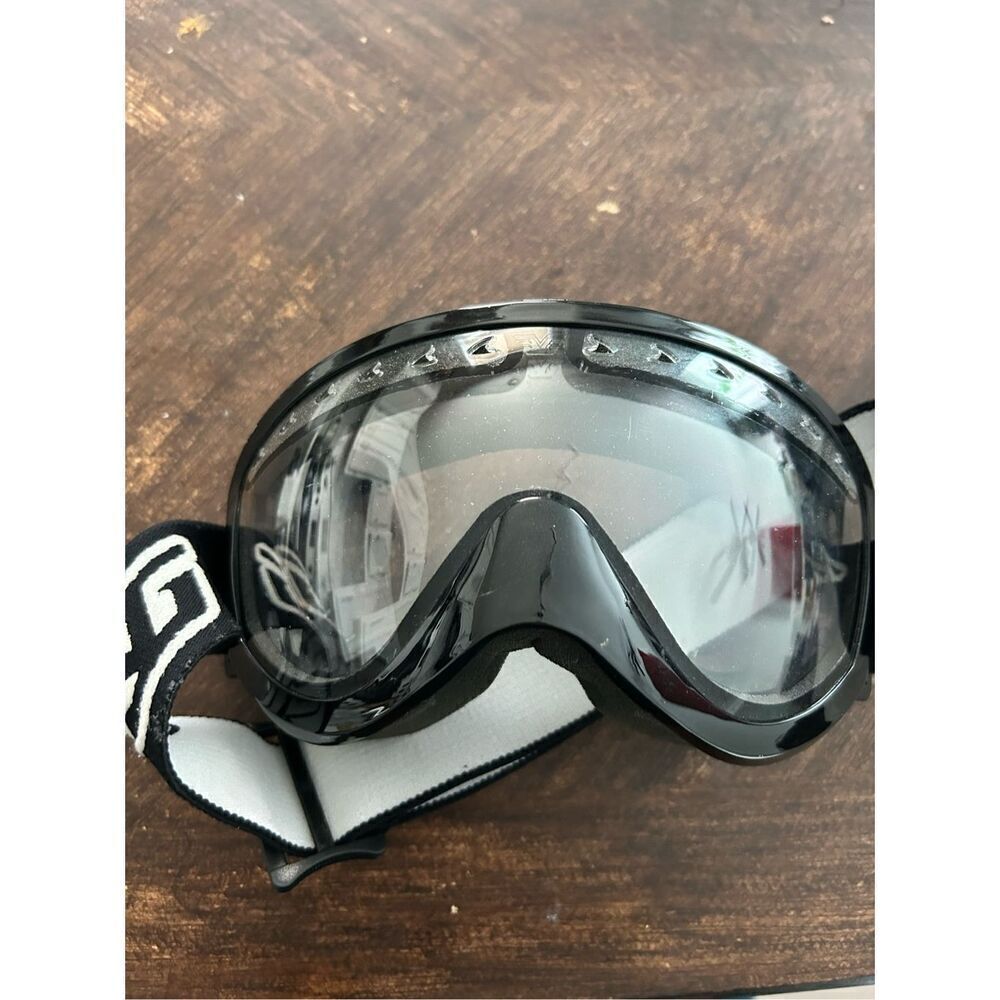 Gordini Winter Sport Ski Goggles Black Framed Adult Sized Adjustable Strap
